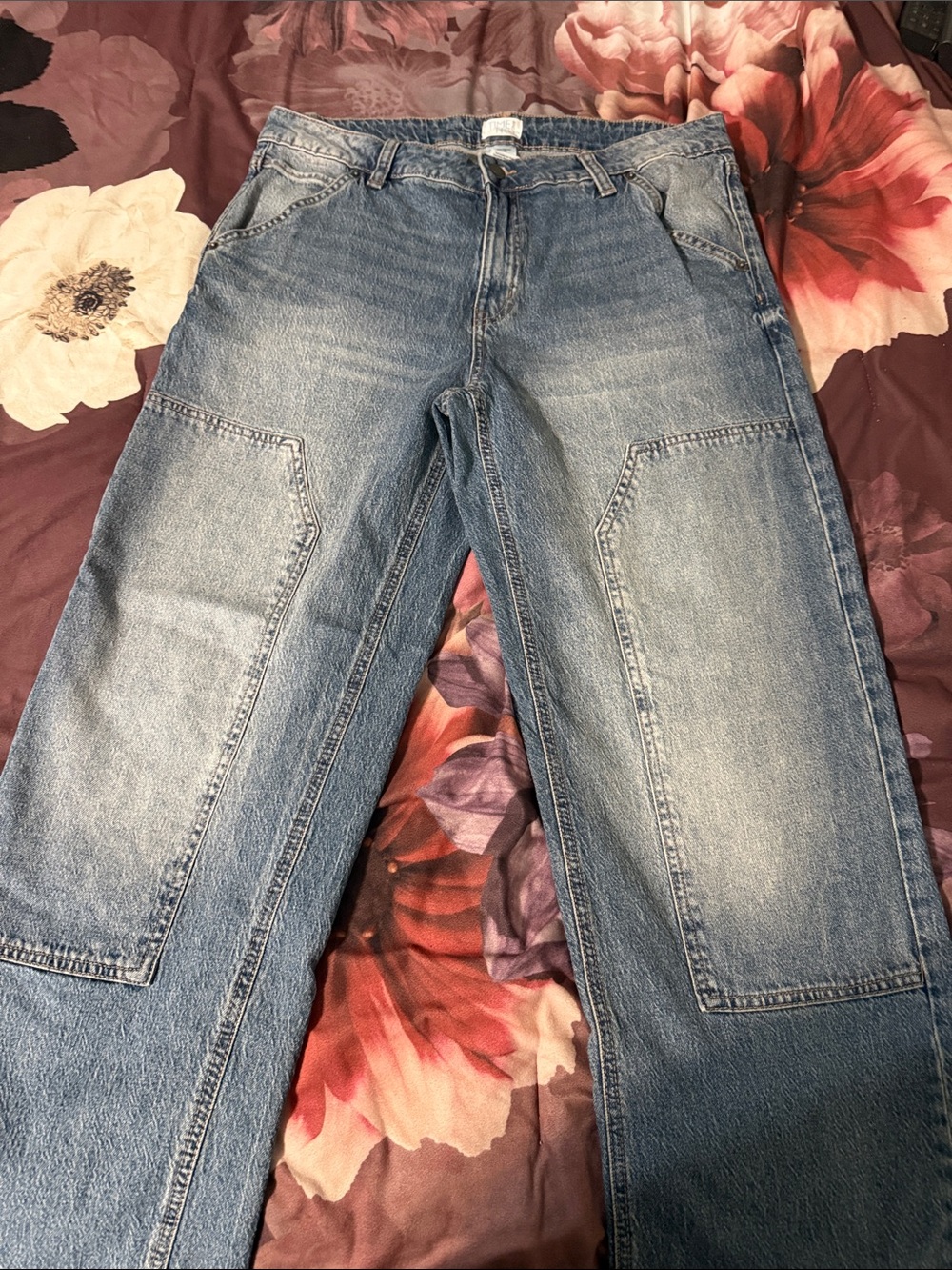 Time and Tru Women's Relaxed Straight-Leg Jeans in Light Blue